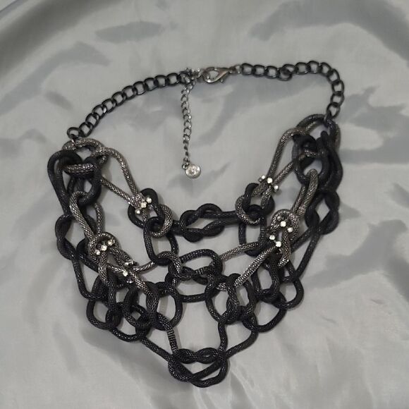 Contemporary Black and Silver Chain Necklace with Intricate Patterns - Picture 1 of 6
